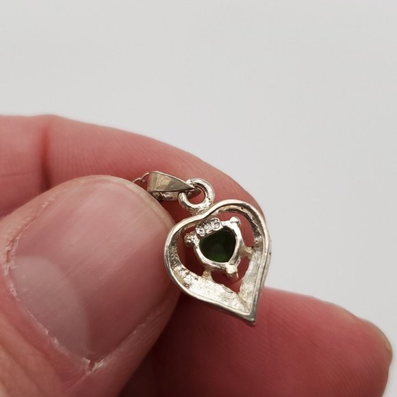 16 Inch 925 Sterling Silver Green Glass Heart Tarnished Necklace - Picture 4 of 7